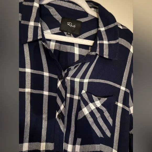 Rails Hunter Button Down Navy and White Plaid Shirt- Medium- excellent! - Picture 6 of 14